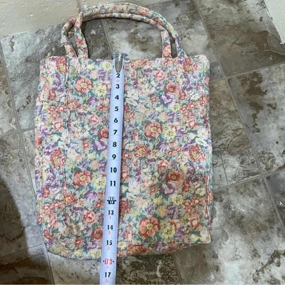 Women’s Vintage Grandma  Cottagecore Floral Print Handmade Hand-Knit Tote Bag - Picture 7 of 12